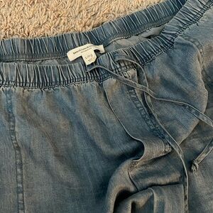 Size large BeachLunchLounge Collection wide leg pullon denim with elastic waist
